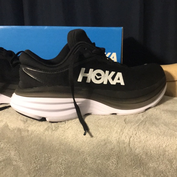 Hokas - Picture 6 of 6